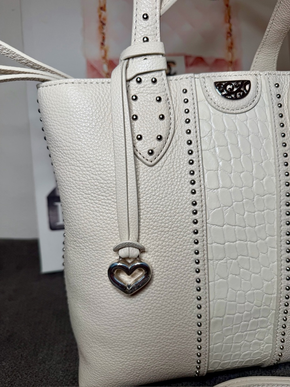 Brighton "Johnny Tall” Crème Leather & Croc embossed Convertible Crossbody Tote - Picture 4 of 12